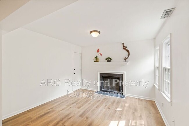 Foto del edificio - 128 Lablanc Way NW