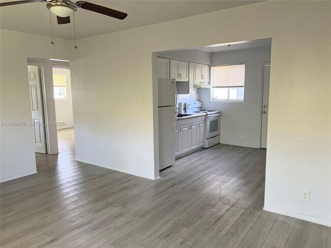 Foto del edificio - 404 SW 5th Ave