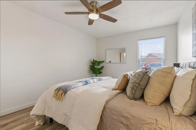 Building Photo - 10150 E Virginia Ave