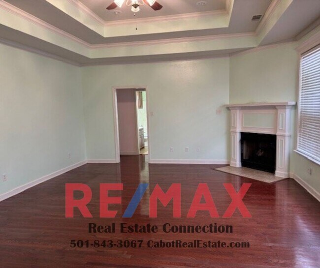Building Photo - 4 Bedroom/2 Bath Plus Office