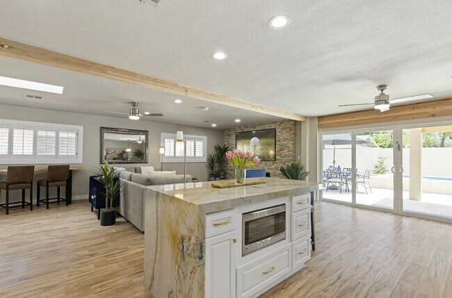Foto del edificio - 4825 N 82nd St