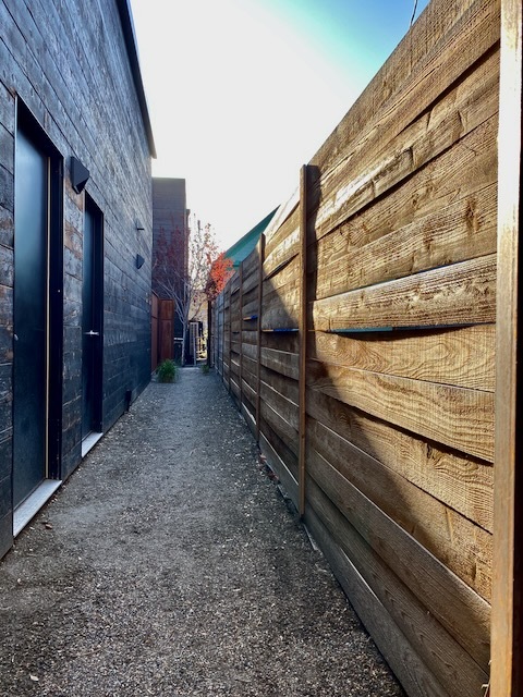 walk from secured alley entry (exterior storage unit also here) - 3835 N High St