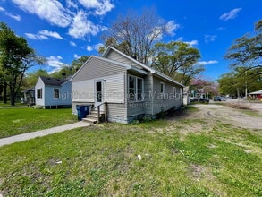 Building Photo - 3201 5th St