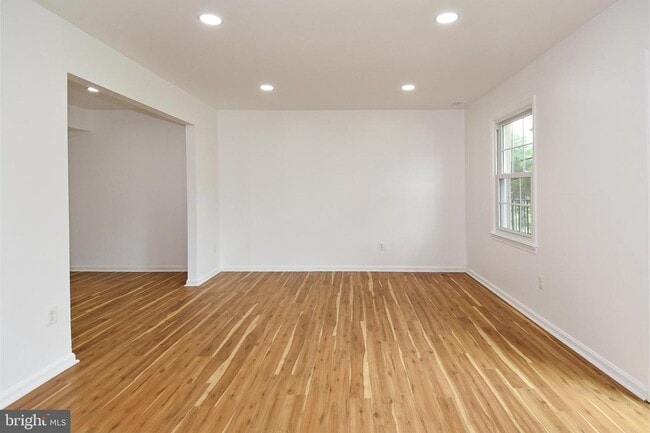 Building Photo - 6429 Fenestra Ct