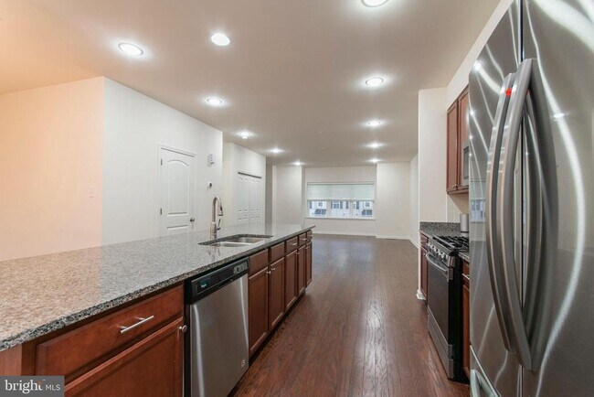 Building Photo - 136 Mercer Ct