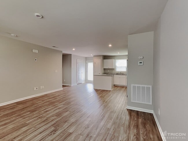 Building Photo - 950 Sequoia Dr