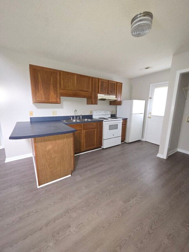 Foto del edificio - 309 E Spruce St