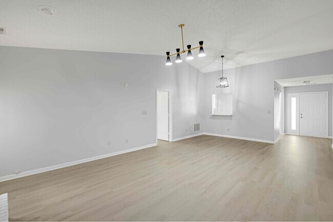 Building Photo - 9030 Bagley Dr