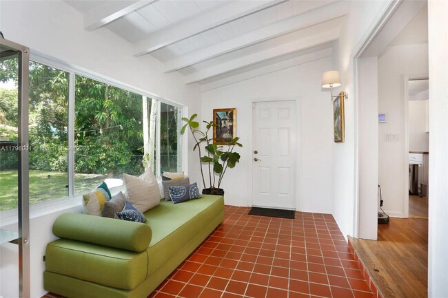 Foto del edificio - 2500 Overbrook St