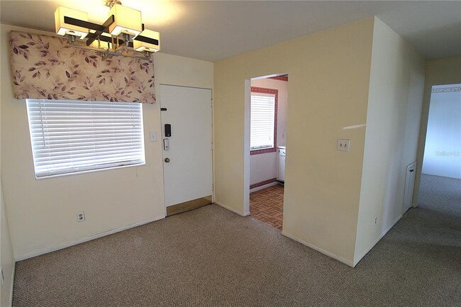 Foto del edificio - 3101 Bee Ridge Rd