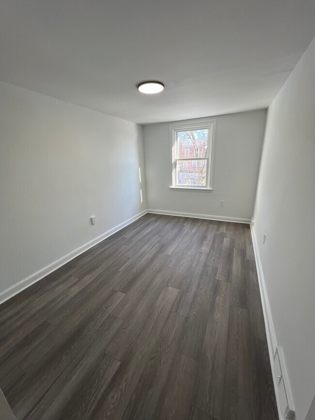 Building Photo - 363 W 22nd St