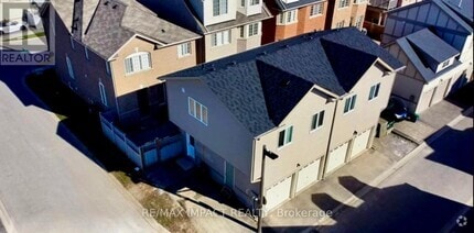 Building Photo - 32 Toulouse Ct