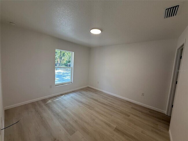 Foto del edificio - 6339 NW 65th St