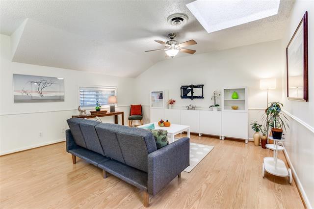 Foto del edificio - 424 Classen Dr