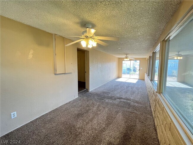 Building Photo - 133 Elm St