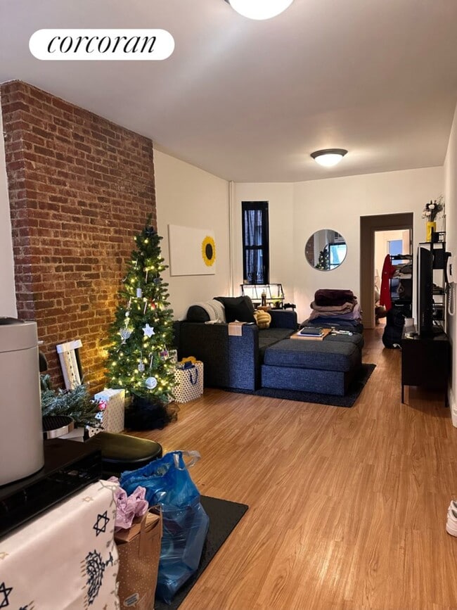 Building Photo - 517 E 81st St