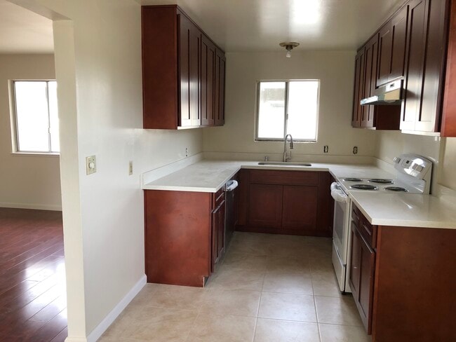 Building Photo - 872 Gallatin Dr