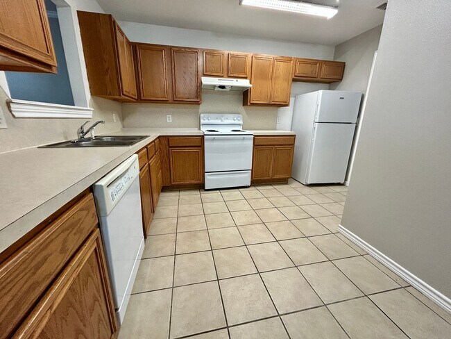 Foto del edificio - 908 N Belmont Ave