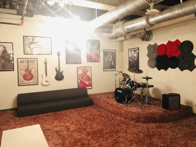 Building Photo - 500 S Ervay St