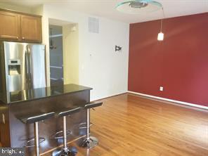 Foto del edificio - 327 Woodstream Blvd