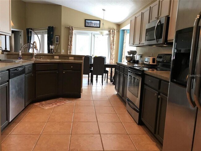 Building Photo - 9861 Portofino Dr