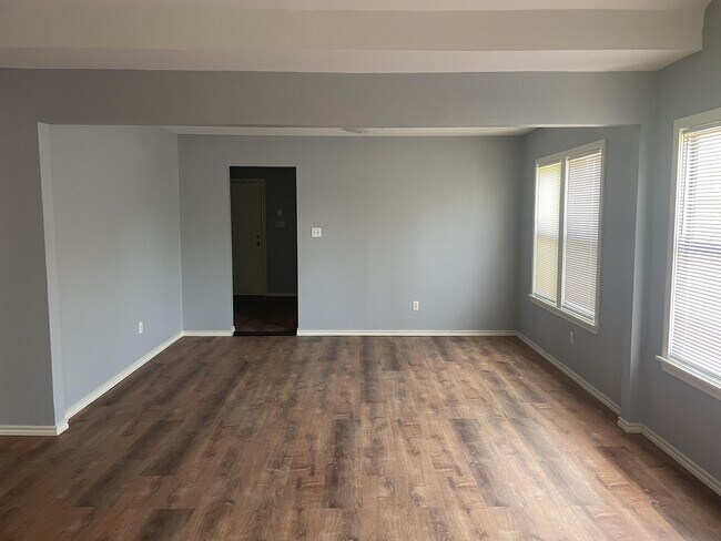 Foto del edificio - 329 N 8th St