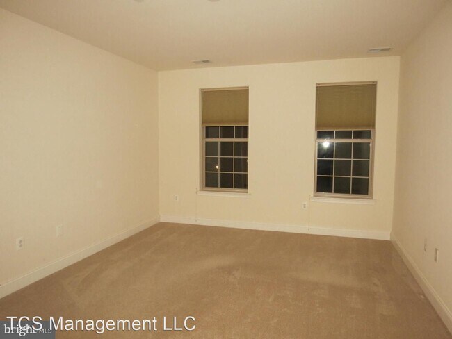 Foto del edificio - 2 br, 2 bath House - 600 Commodore Ct #2620