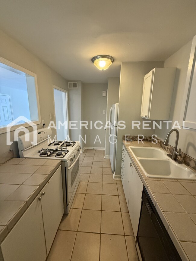 Building Photo - Home for Rent in Homewood, AL!!! COMING SOON!