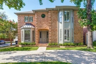 Building Photo - 3201 St Johns Dr