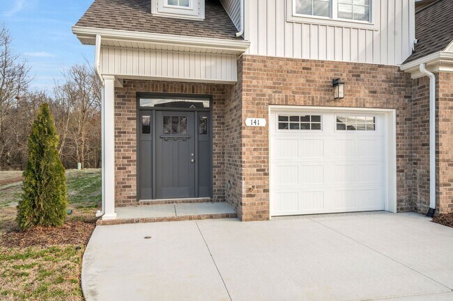 Building Photo - Beautiful NEW 3 Bed 2.5 Bath Townhome in M...