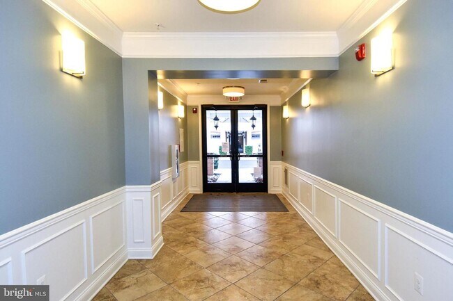 Foto del edificio - THIS IS AN ACTIVE ADULT, AGE RESTRICTED COMMUNITY. MUST BE 55+.