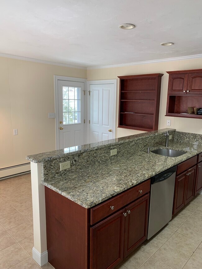 1078 Main St Unit 2, Holden, MA 01520 Apartments in Holden, MA