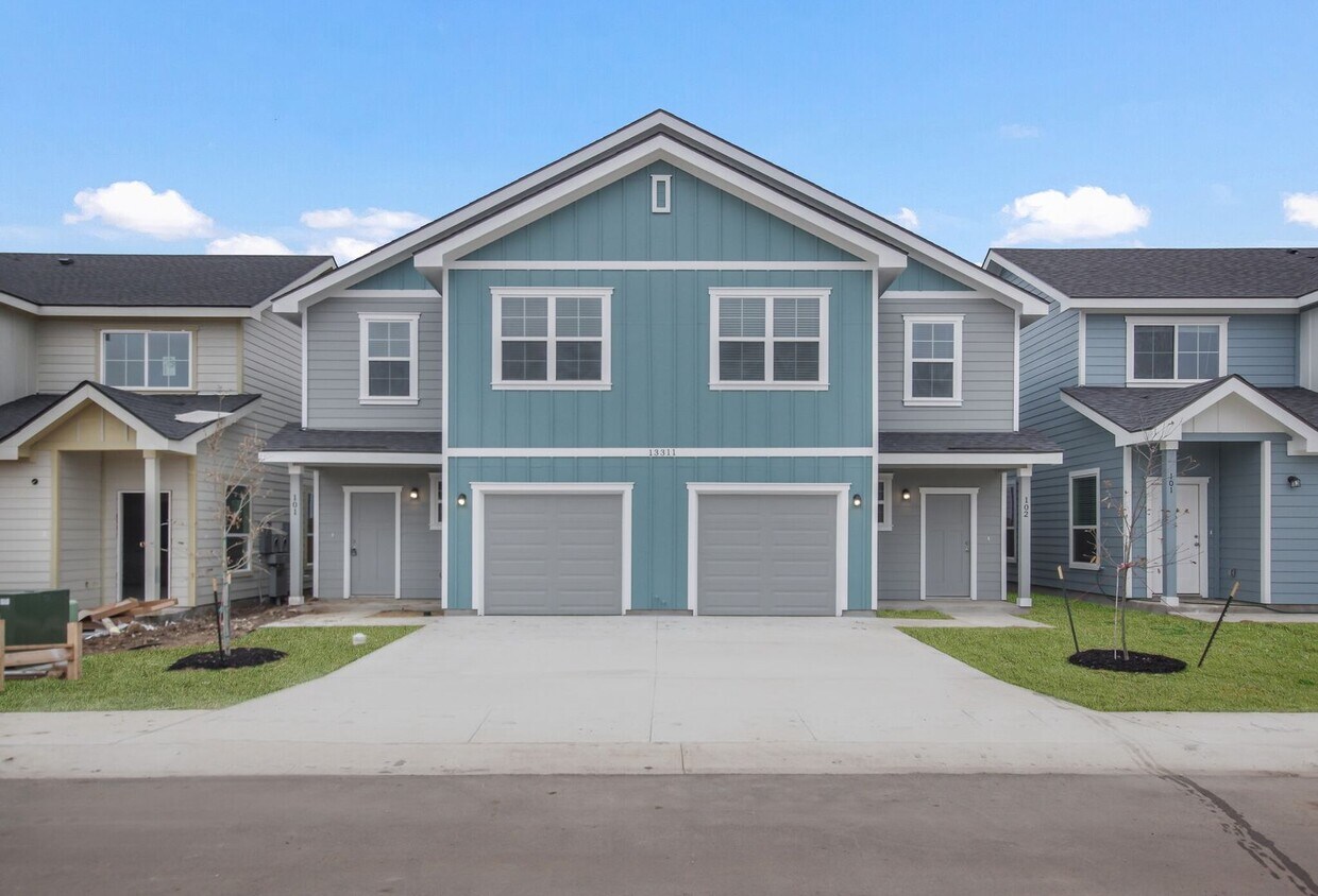 Town Homes At Stadium Point - Town Homes At Stadium Point