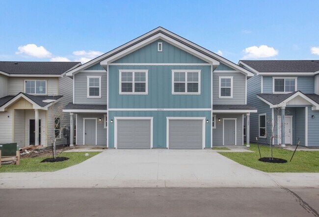 Building Photo - Town Homes At Stadium Point