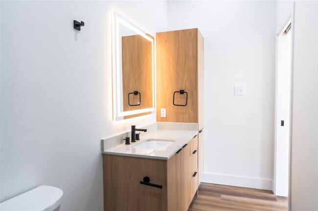 Foto del edificio - 5614 Larkin St