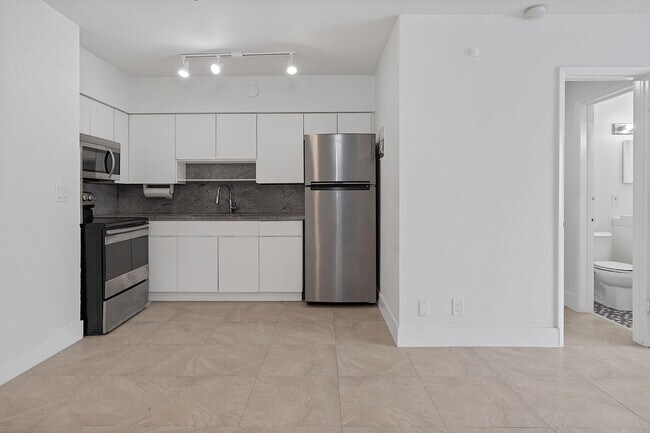 Foto del edificio - 3349 NE 33rd St