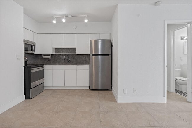 Building Photo - 3349 NE 33rd St