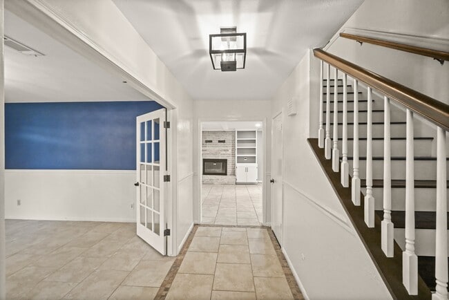 Foto del edificio - 7618 Fountaingrove Ln