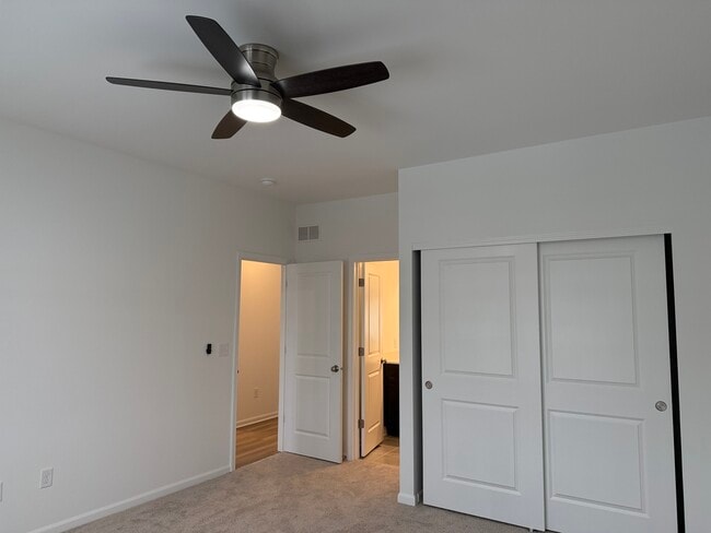 Foto del edificio - 287 Kingsport Dr