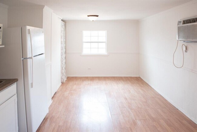 Foto del edificio - 2478 Weil Rd