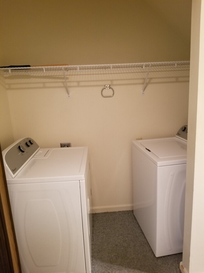 Laundry - 16 Brookline Ct