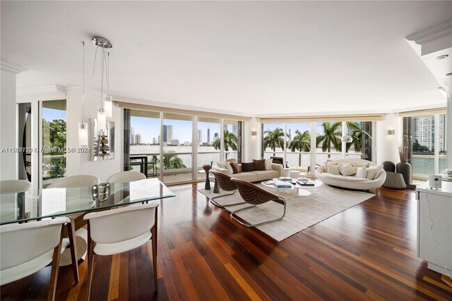 Building Photo - 2600 Island Blvd