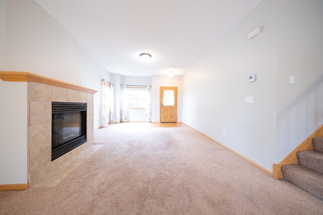 Building Photo - 2692 Vierling Dr E