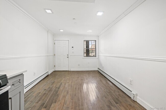 Foto del edificio - 4828 Barnes Ave