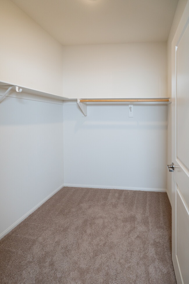 Building Photo - Villa Annette