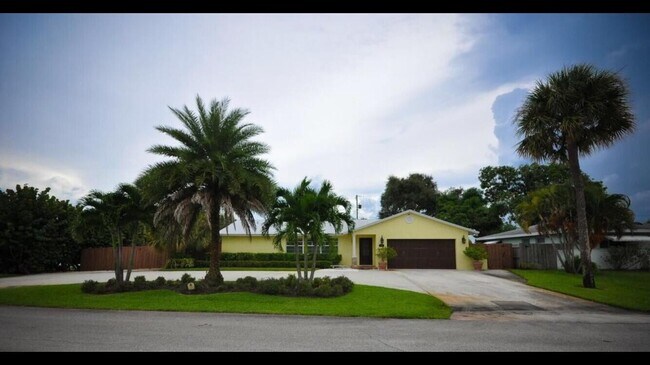 Building Photo - 3880 Flag Dr