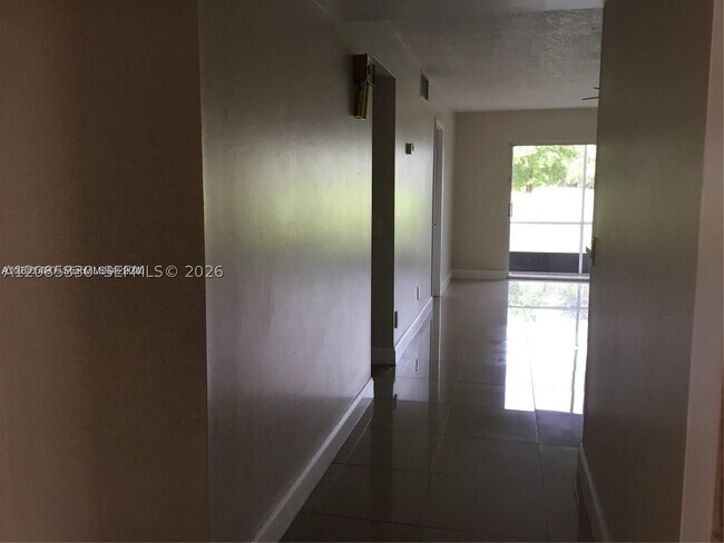 Foto del edificio - 2431 SW 82nd Ave