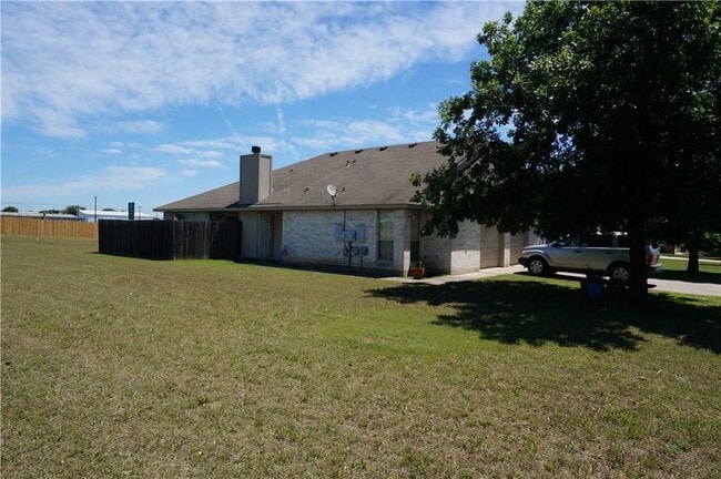 Building Photo - 201 Axis Deer Trail