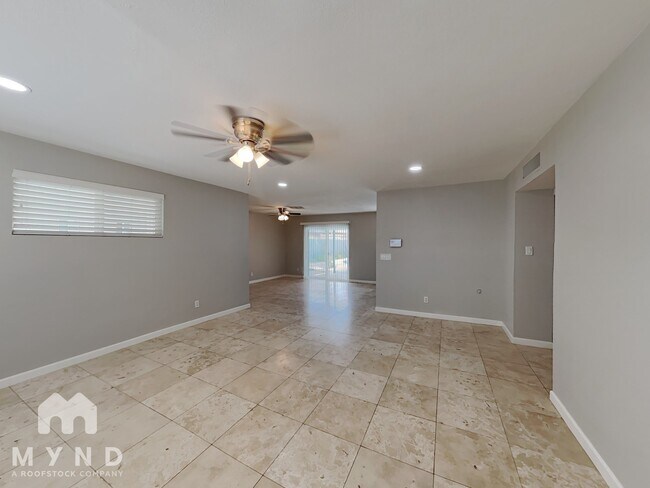 Foto del edificio - 3414 W Glenn Dr