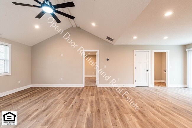 Foto del edificio - 10545 Old Leo Rd